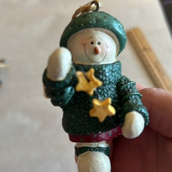 EUC Painted resin ornaments Sledding Girl & Skating Snowman Christmas decoration - Picture 12 of 13
